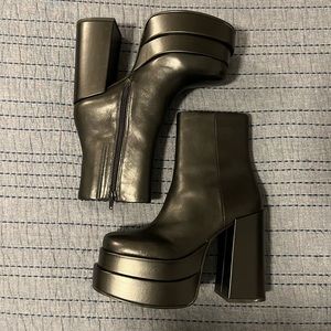 Steve Madden cobra boots